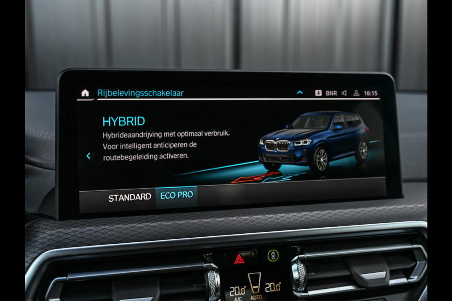 BMW X3 xDrive30e High Executive · M-Sport Pro · Comfort access · Head-up · Panoramadak · Adaptive cruise · Memory seats · Stuurverwarmi