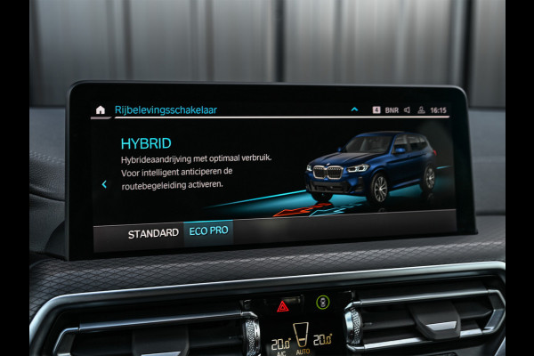 BMW X3 xDrive30e High Executive · M-Sport Pro · Comfort access · Head-up · Panoramadak · Adaptive cruise · Memory seats · Stuurverwarmi