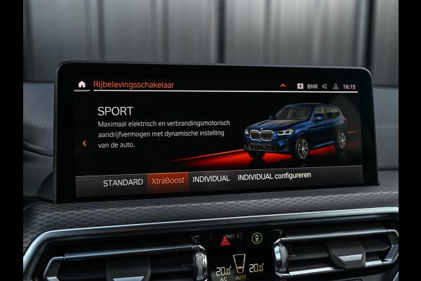 BMW X3 xDrive30e High Executive · M-Sport Pro · Comfort access · Head-up · Panoramadak · Adaptive cruise · Memory seats · Stuurverwarmi