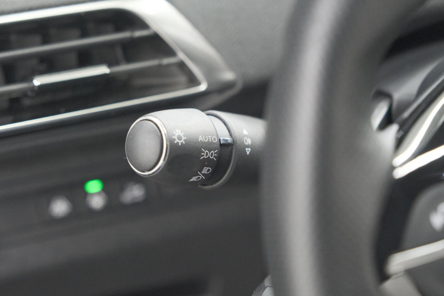 Peugeot 3008 1.2 Hybrid 136 GT | 360 Camera | Adaptieve Cruise Control | Elektrische Kofferklep | Stoelverwarming