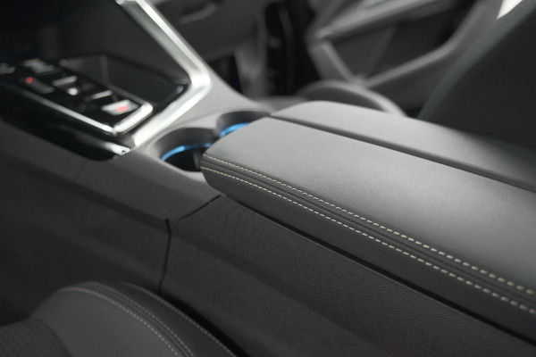 Peugeot 3008 1.2 Hybrid 136 GT | 360 Camera | Adaptieve Cruise Control | Elektrische Kofferklep | Stoelverwarming