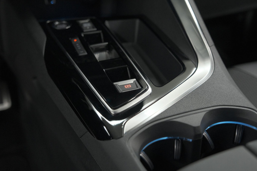 Peugeot 3008 1.2 Hybrid 136 GT | 360 Camera | Adaptieve Cruise Control | Elektrische Kofferklep | Stoelverwarming