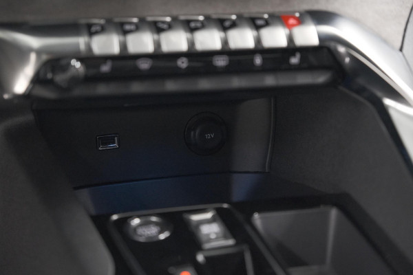 Peugeot 3008 1.2 Hybrid 136 GT | 360 Camera | Adaptieve Cruise Control | Elektrische Kofferklep | Stoelverwarming