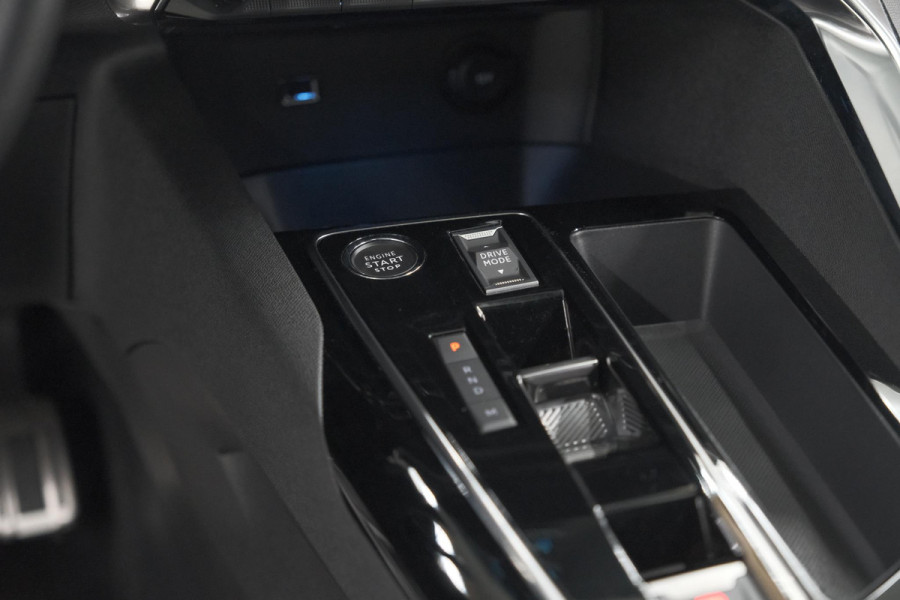 Peugeot 3008 1.2 Hybrid 136 GT | 360 Camera | Adaptieve Cruise Control | Elektrische Kofferklep | Stoelverwarming