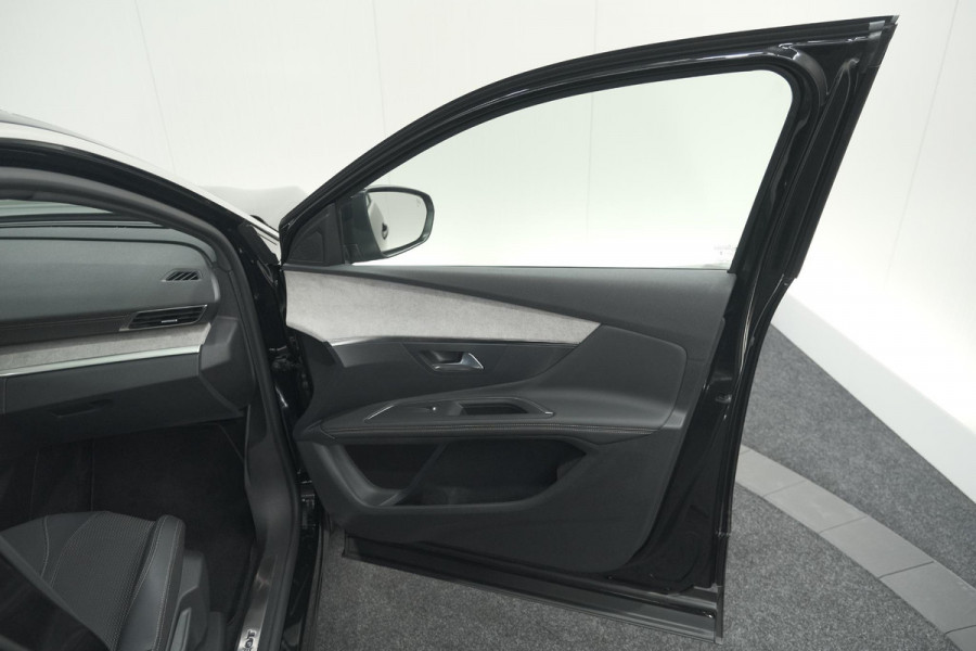 Peugeot 3008 1.2 Hybrid 136 GT | 360 Camera | Adaptieve Cruise Control | Elektrische Kofferklep | Stoelverwarming