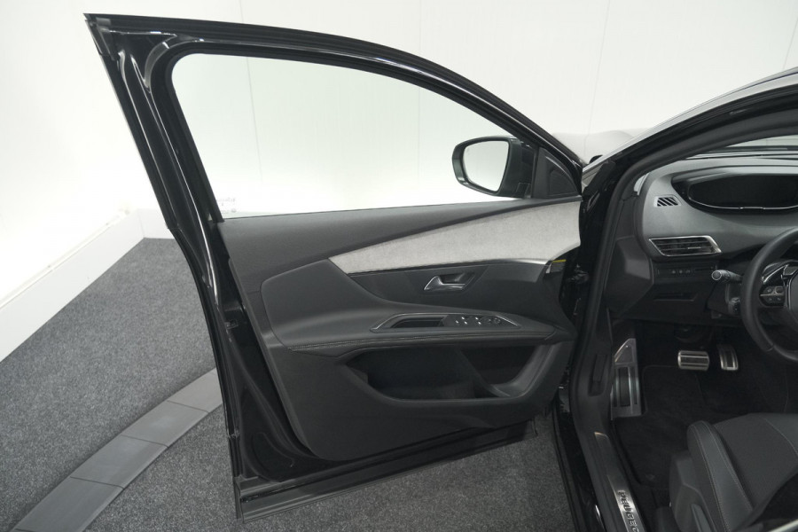 Peugeot 3008 1.2 Hybrid 136 GT | 360 Camera | Adaptieve Cruise Control | Elektrische Kofferklep | Stoelverwarming