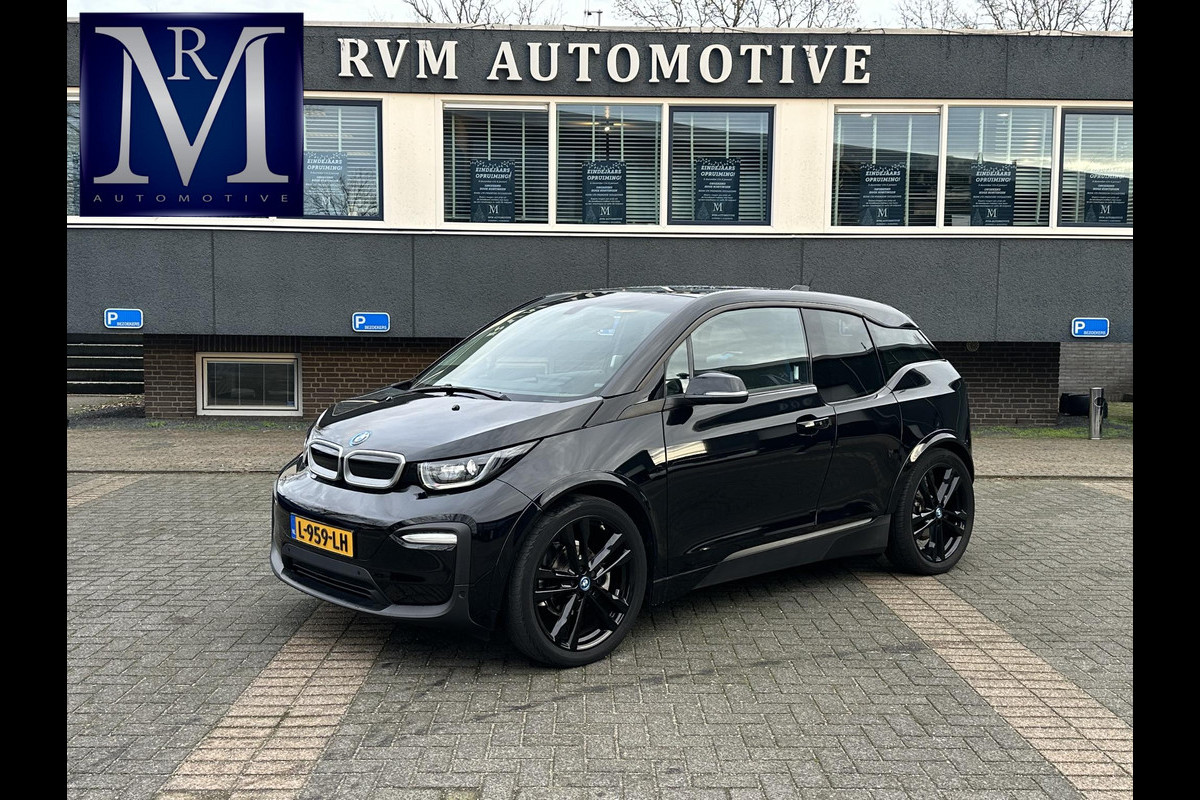 BMW i3 SOH 99% Dark Shadow Edition 120Ah 42 kWh VAN: €21.900,- VOOR: €19.877,- UW EINDEJAARSVOORDEEL: €2.023,- | HARMAN KARDON| ACHTERUITRIJCAMERA| STOELVERWARMING| WARMTEPOMP| COMFORT ACCESS