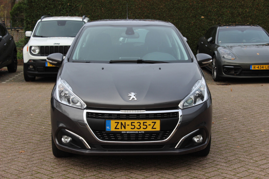 Peugeot 208 1.2 PureTech Signature 64.665 km! / Nieuwe distr.rirem!! / Navigatie / Parkeerhulp achter / 16'' / DAB / Bluetooth / Cruise Control