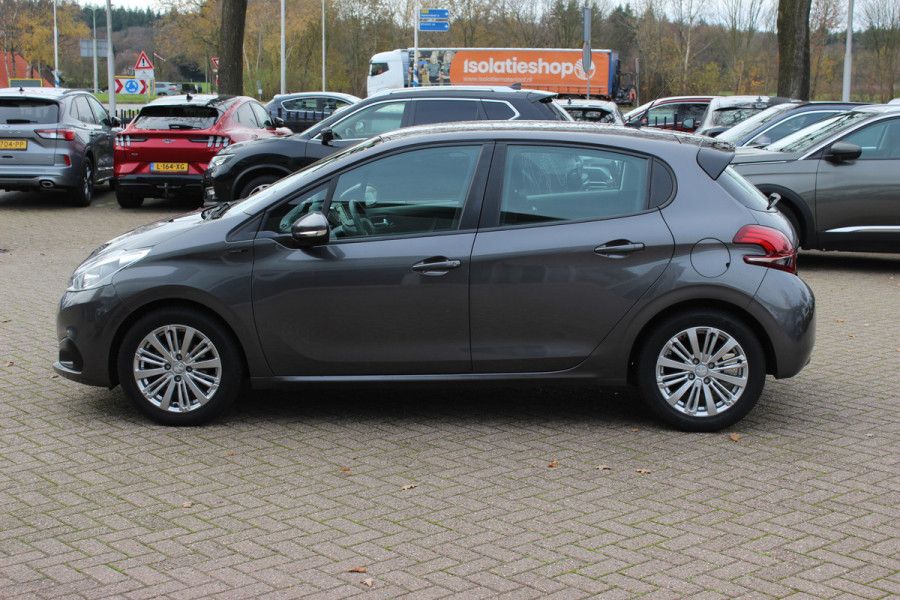 Peugeot 208 1.2 PureTech Signature 64.665 km! / Nieuwe distr.rirem!! / Navigatie / Parkeerhulp achter / 16'' / DAB / Bluetooth / Cruise Control