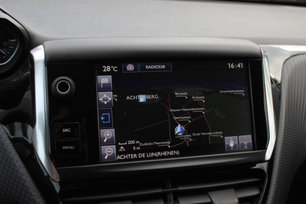 Peugeot 208 1.2 PureTech Signature 64.665 km! / Nieuwe distr.rirem!! / Navigatie / Parkeerhulp achter / 16'' / DAB / Bluetooth / Cruise Control