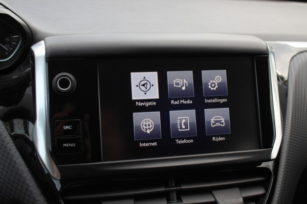 Peugeot 208 1.2 PureTech Signature 64.665 km! / Nieuwe distr.rirem!! / Navigatie / Parkeerhulp achter / 16'' / DAB / Bluetooth / Cruise Control