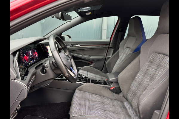 Volkswagen Golf 1.4 eHybrid GTE Black Style * Camera * Side Assist * Stuurverwarming *