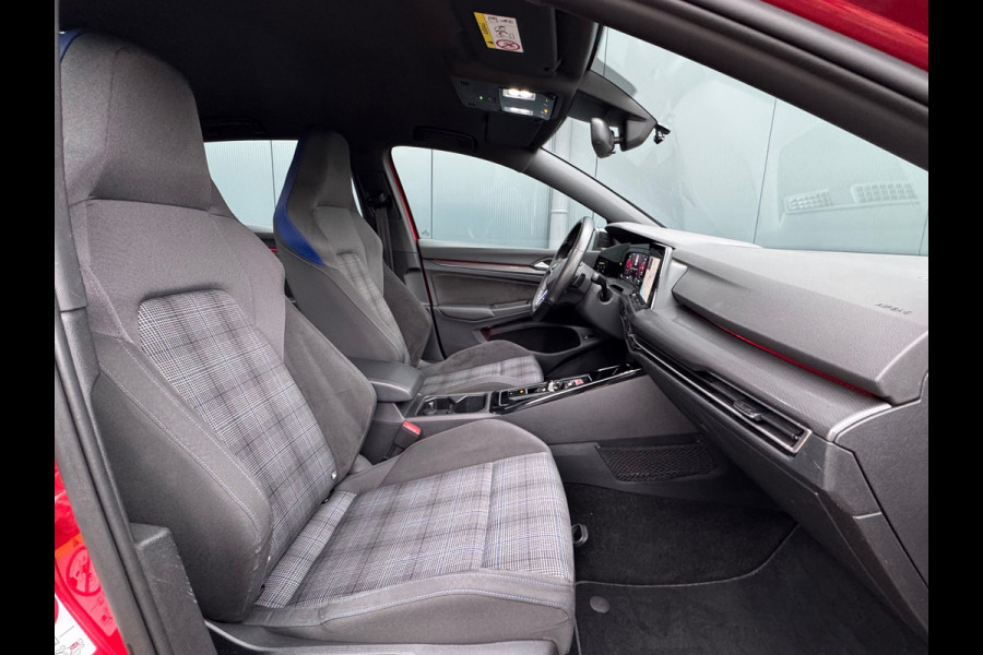 Volkswagen Golf 1.4 eHybrid GTE Black Style * Camera * Side Assist * Stuurverwarming *