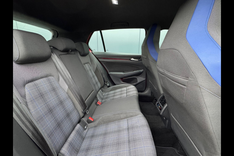 Volkswagen Golf 1.4 eHybrid GTE Black Style * Camera * Side Assist * Stuurverwarming *
