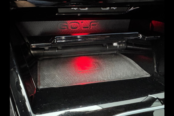 Volkswagen Golf 1.4 eHybrid GTE Black Style * Camera * Side Assist * Stuurverwarming *