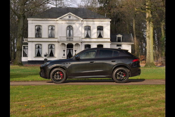 Maserati Grecale Modena 330pk | Pano-dak | Sonus Faber | Head-up | Camera | Stoelverwarming