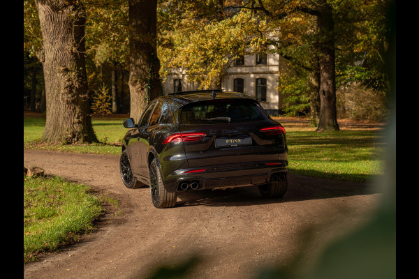 Maserati Grecale Modena 330pk | Pano-dak | Sonus Faber | Head-up | Camera | Stoelverwarming
