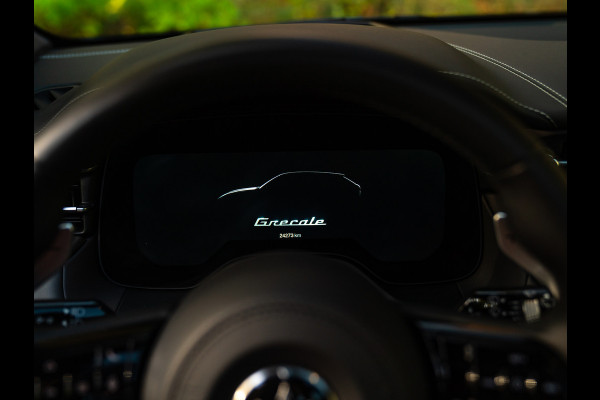 Maserati Grecale Modena 330pk | Pano-dak | Sonus Faber | Head-up | Camera | Stoelverwarming