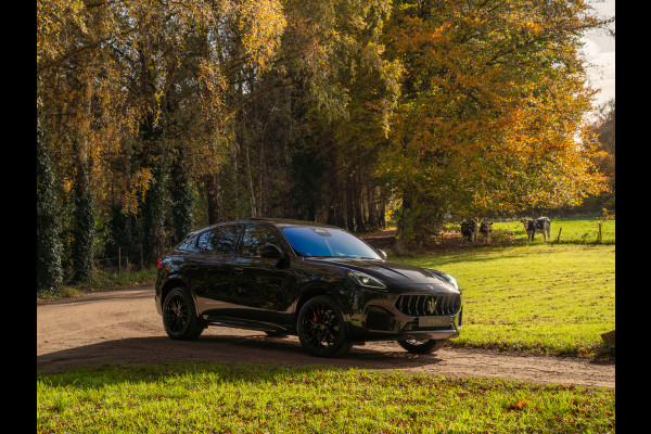 Maserati Grecale Modena 330pk | Pano-dak | Sonus Faber | Head-up | Camera | Stoelverwarming