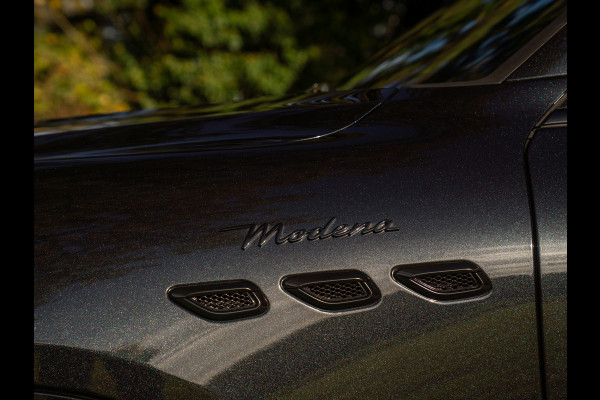 Maserati Grecale Modena 330pk | Pano-dak | Sonus Faber | Head-up | Camera | Stoelverwarming