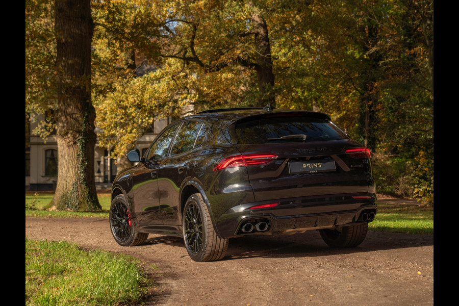Maserati Grecale Modena 330pk | Pano-dak | Sonus Faber | Head-up | Camera | Stoelverwarming