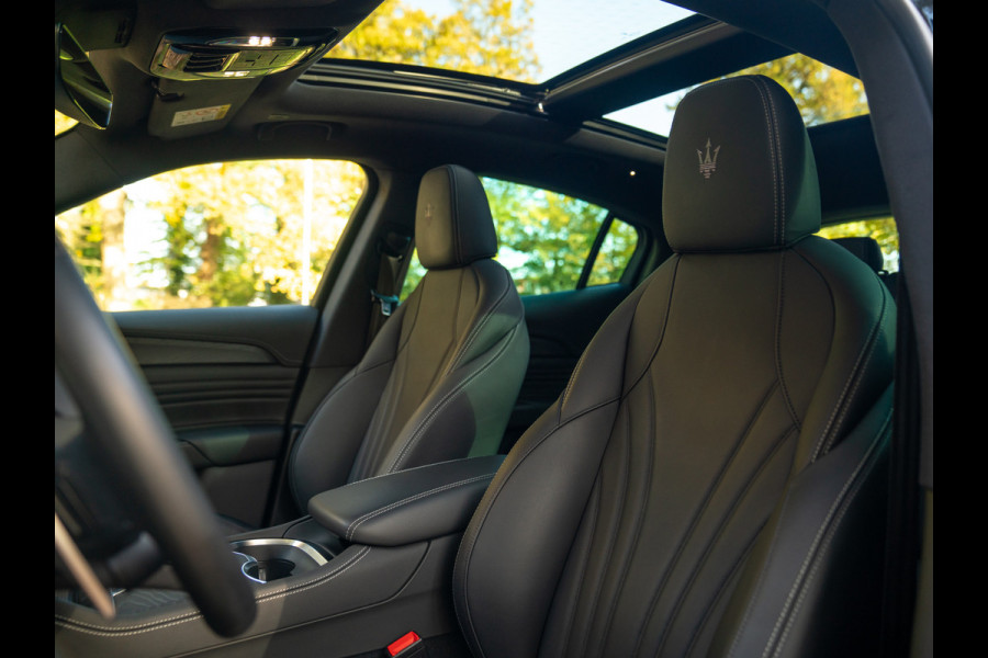 Maserati Grecale Modena 330pk | Pano-dak | Sonus Faber | Head-up | Camera | Stoelverwarming