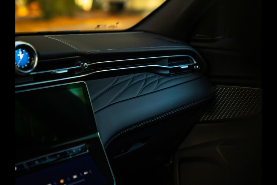 Maserati Grecale Modena 330pk | Pano-dak | Sonus Faber | Head-up | Camera | Stoelverwarming