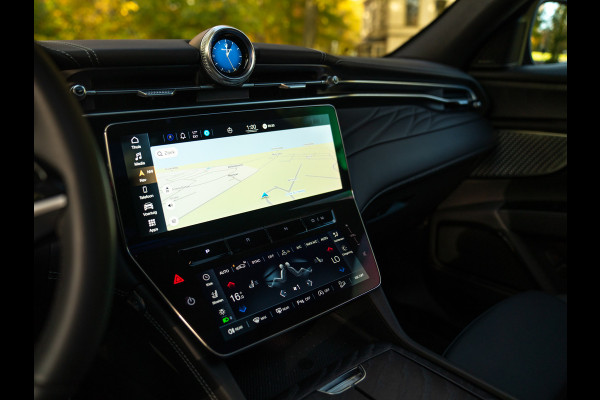 Maserati Grecale Modena 330pk | Pano-dak | Sonus Faber | Head-up | Camera | Stoelverwarming