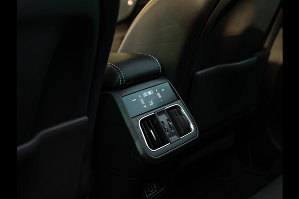 Maserati Grecale Modena 330pk | Pano-dak | Sonus Faber | Head-up | Camera | Stoelverwarming