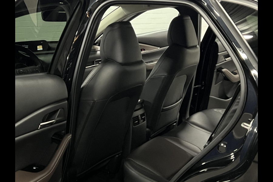 Mazda CX-30 2.0 e-SkyActiv-X M Hybrid AWD Luxury Trekhaak | Adapt. cruise | Stoel-/stuurverwarming | ​Carplay | 360 camera | Leder