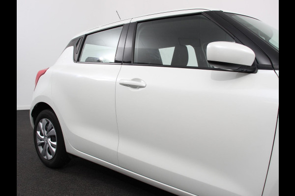 Suzuki Swift 1.2 Hybrid Club | Airco | Cruise Control Adaptive | Bluetooth | 5 deurs