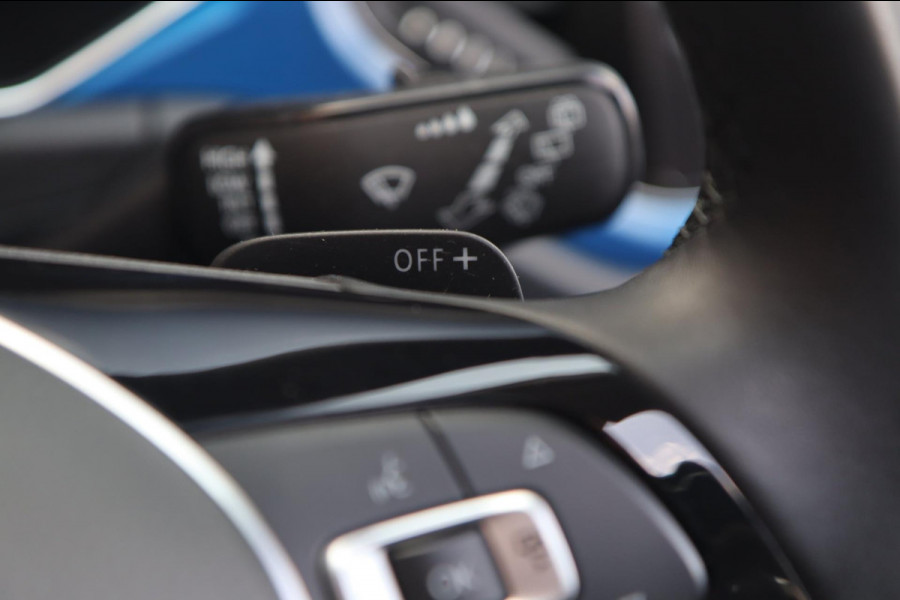 Volkswagen T-Roc 1.5 TSI / PANODAK / VIRTUAL / DODEHOEK / ACC / CAMERA