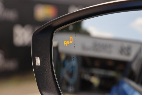 Volkswagen T-Roc 1.5 TSI / PANODAK / VIRTUAL / DODEHOEK / ACC / CAMERA