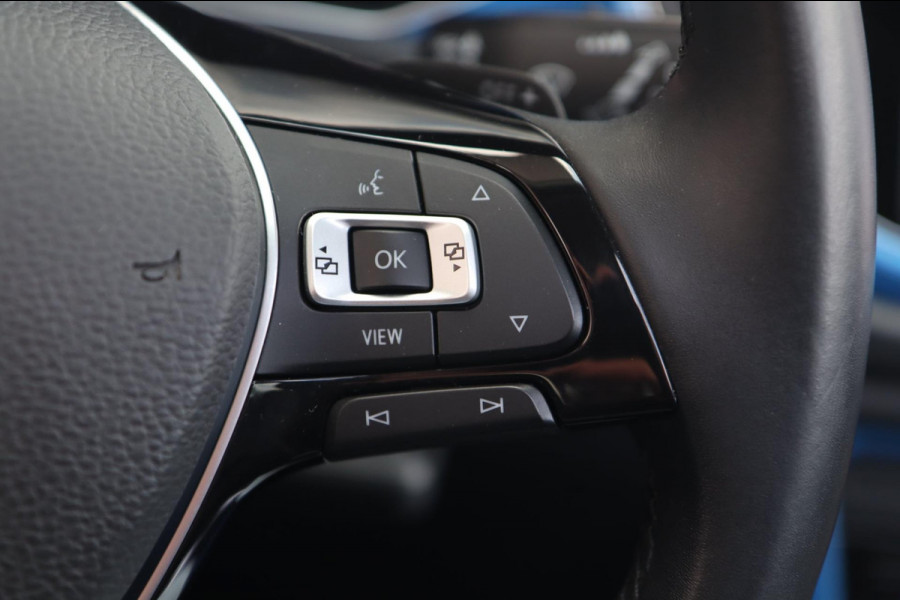 Volkswagen T-Roc 1.5 TSI / PANODAK / VIRTUAL / DODEHOEK / ACC / CAMERA