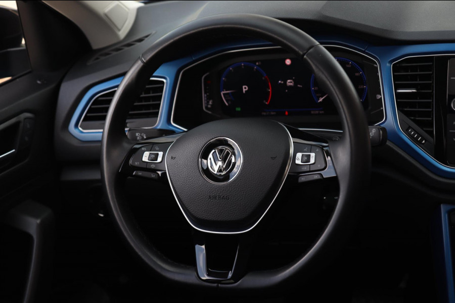 Volkswagen T-Roc 1.5 TSI / PANODAK / VIRTUAL / DODEHOEK / ACC / CAMERA