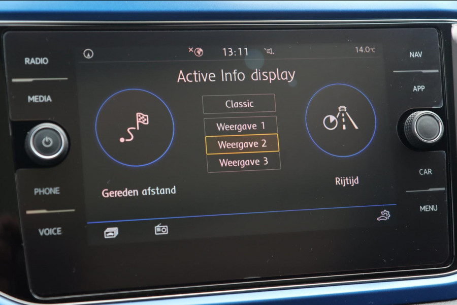 Volkswagen T-Roc 1.5 TSI / PANODAK / VIRTUAL / DODEHOEK / ACC / CAMERA