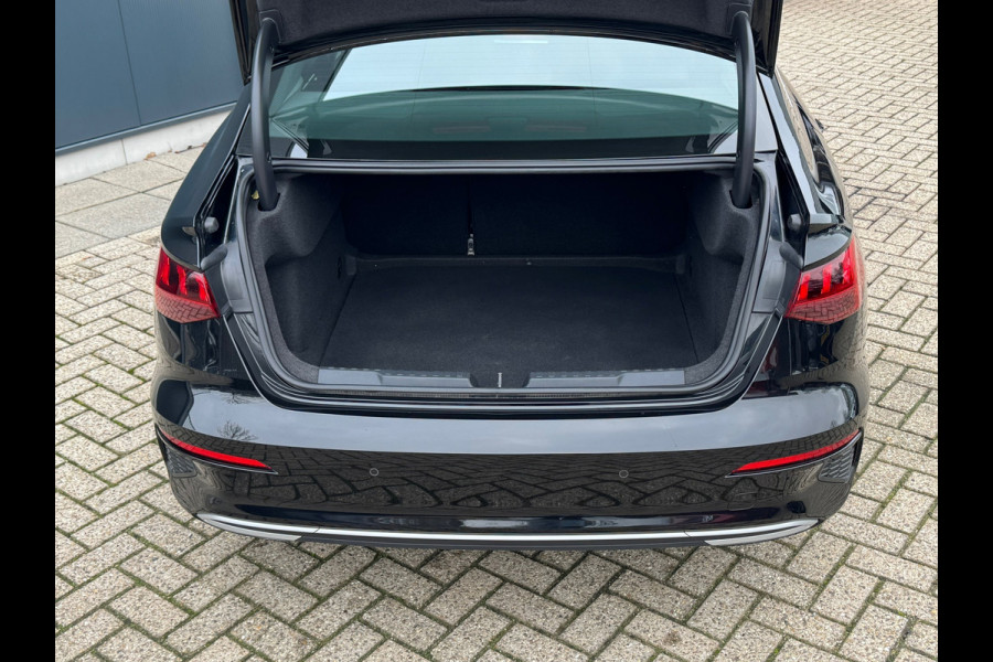 Audi A3 Limousine 30 TFSI Advanced edition * Navigatie * Parkeersensoren * Sportstoelen * Cruise Control *