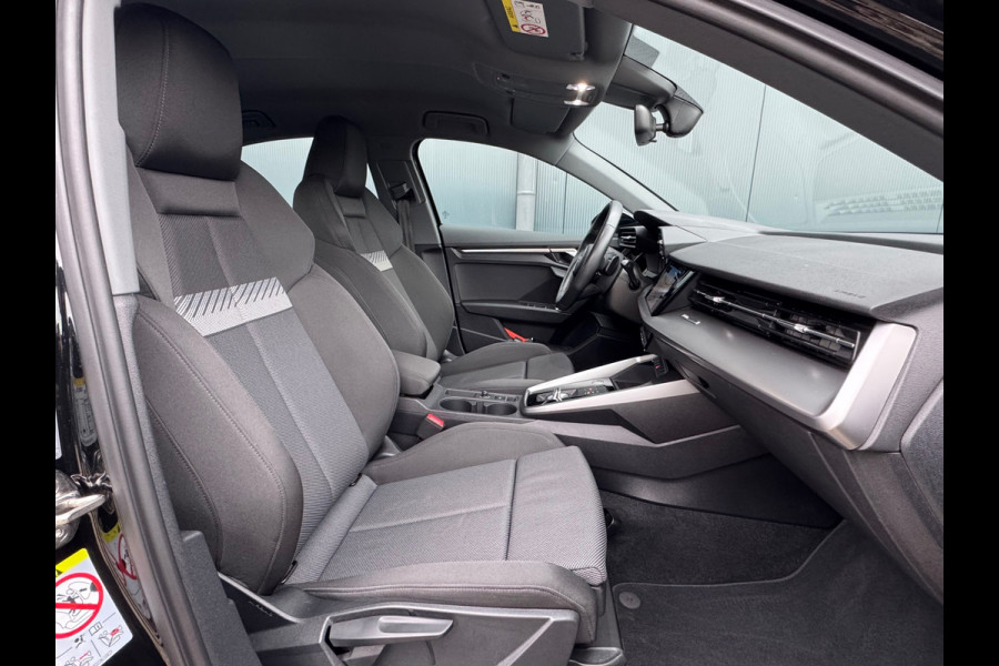 Audi A3 Limousine 30 TFSI Advanced edition * Navigatie * Parkeersensoren * Sportstoelen * Cruise Control *