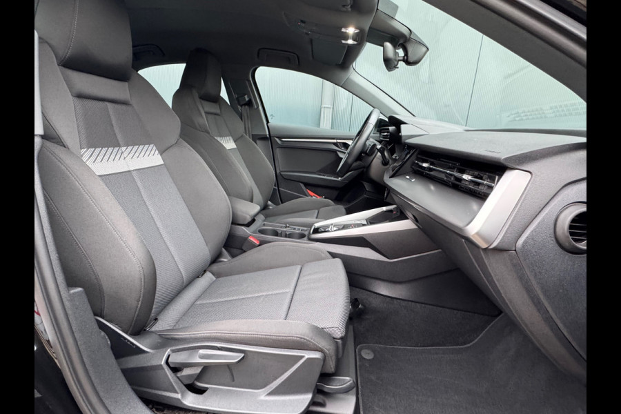Audi A3 Limousine 30 TFSI Advanced edition * Navigatie * Parkeersensoren * Sportstoelen * Cruise Control *