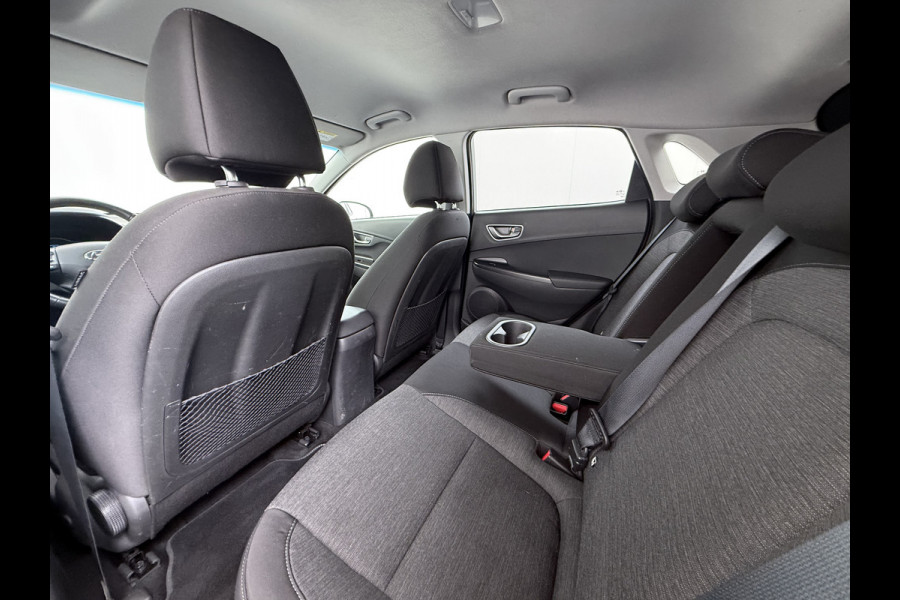 Hyundai Kona EV 64kWh SOH-100% Warmtepomp Adaptive-Cruise Head-Up Display 1/2 Leer Krell®-Hifi Apple Carplay Android Adap.Cruise Camera Navi  Keyless Privacy Glas DAB Led Blind Spot Lane Assist Origineel Nederlandse Auto