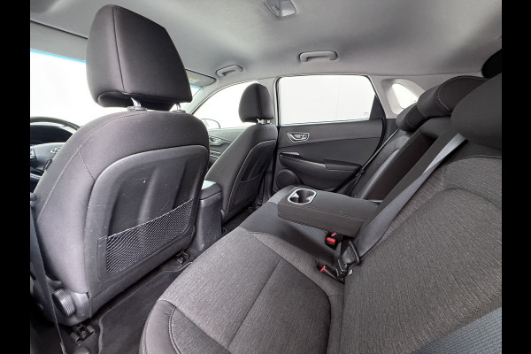 Hyundai Kona EV 64kWh SOH-100% Warmtepomp Adaptive-Cruise Head-Up Display 1/2 Leer Krell®-Hifi Apple Carplay Android Adap.Cruise Camera Navi  Keyless Privacy Glas DAB Led Blind Spot Lane Assist Origineel Nederlandse Auto