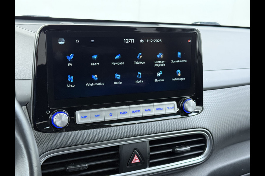 Hyundai Kona EV 64kWh SOH-100% Warmtepomp Adaptive-Cruise Head-Up Display 1/2 Leer Krell®-Hifi Apple Carplay Android Adap.Cruise Camera Navi  Keyless Privacy Glas DAB Led Blind Spot Lane Assist Origineel Nederlandse Auto
