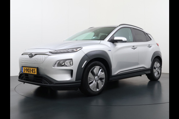 Hyundai Kona EV 64kWh SOH-100% Warmtepomp Adaptive-Cruise Head-Up Display 1/2 Leer Krell®-Hifi Apple Carplay Android Adap.Cruise Camera Navi  Keyless Privacy Glas DAB Led Blind Spot Lane Assist Origineel Nederlandse Auto