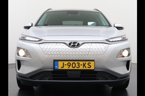 Hyundai Kona EV 64kWh SOH-100% Warmtepomp Adaptive-Cruise Head-Up Display 1/2 Leer Krell®-Hifi Apple Carplay Android Adap.Cruise Camera Navi  Keyless Privacy Glas DAB Led Blind Spot Lane Assist Origineel Nederlandse Auto