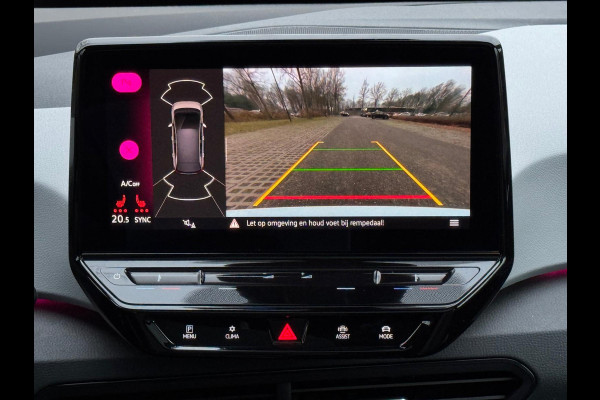 Volkswagen ID.3 First Max 58 kWh, panoramadak, camera, 20 inch, stoelverwarming, parelmoer, 1 e eigenaar, NL auto met nap
