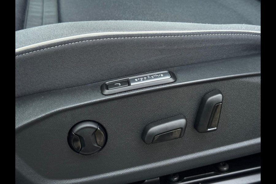 Volkswagen ID.3 First Max 58 kWh, panoramadak, camera, 20 inch, stoelverwarming, parelmoer, 1 e eigenaar, NL auto met nap