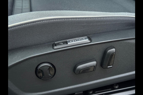 Volkswagen ID.3 First Max 58 kWh, panoramadak, camera, 20 inch, stoelverwarming, parelmoer, 1 e eigenaar, NL auto met nap