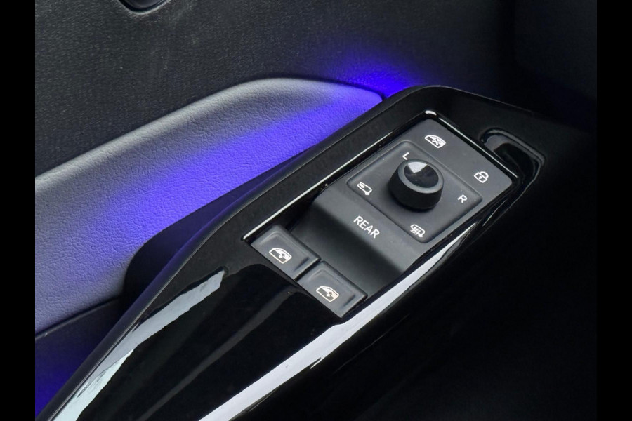 Volkswagen ID.3 First Max 58 kWh, panoramadak, camera, 20 inch, stoelverwarming, parelmoer, 1 e eigenaar, NL auto met nap