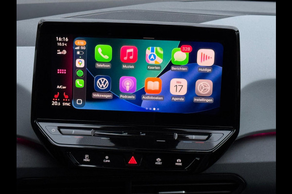 Volkswagen ID.3 First Max 58 kWh, panoramadak, camera, 20 inch, stoelverwarming, parelmoer, 1 e eigenaar, NL auto met nap