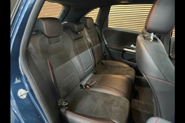 Mercedes-Benz B-Klasse 180 Business Solution AMG | Pano | Alcantara | 18' inch | DAB | Navigatie | Camera
